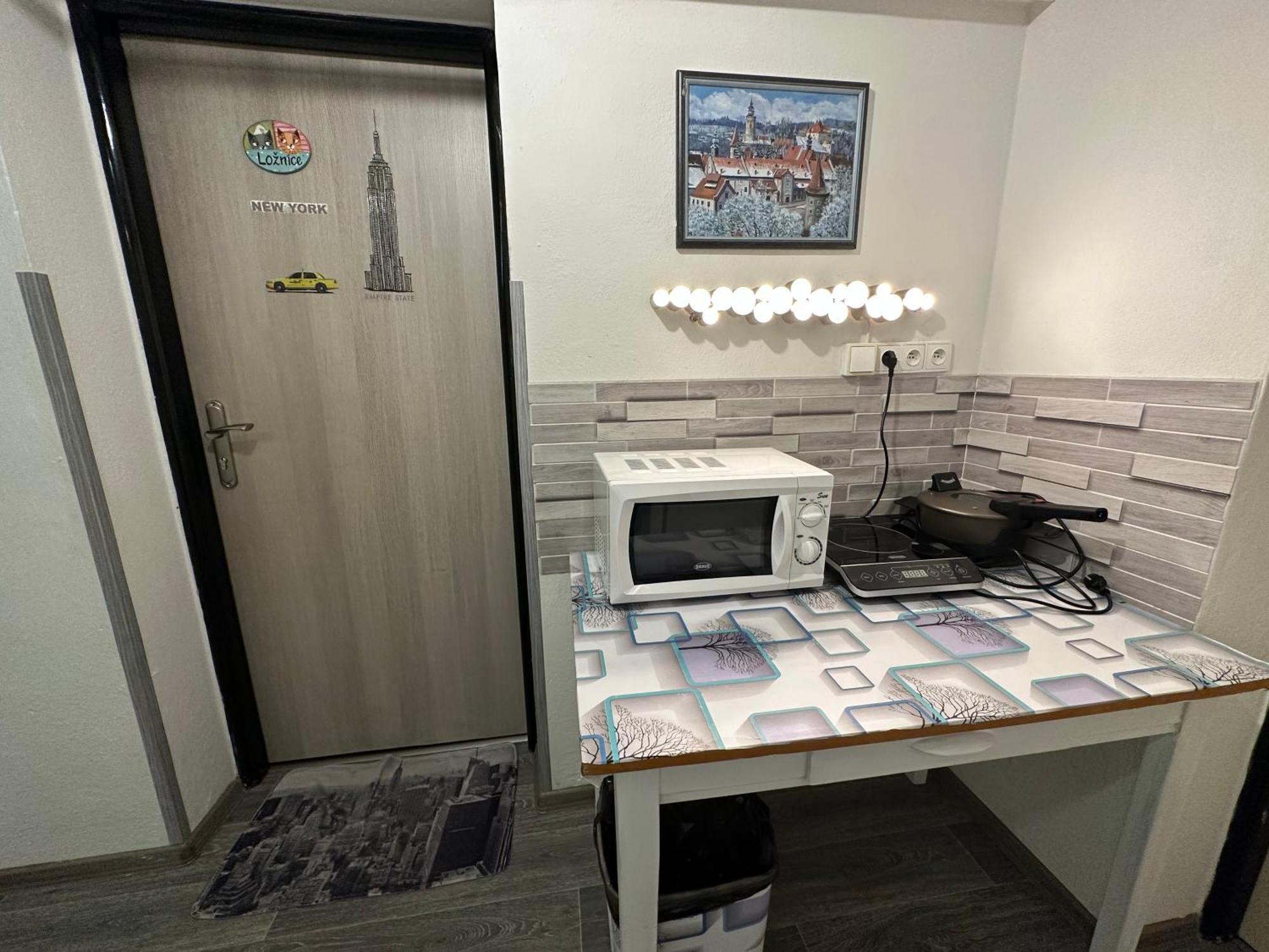 Apartmany Mk U Modre Kocky โนเว ฮราดี ภายนอก รูปภาพ